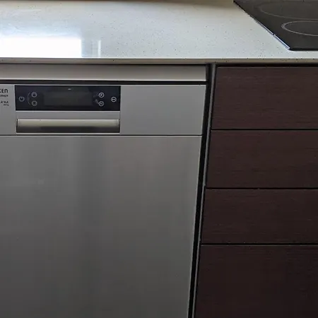 Lovelystay - 3bdr W/terrace ססימברה
