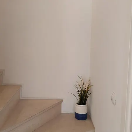 Lovelystay - 3bdr W/terrace * Sesimbra
