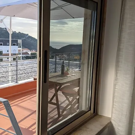 Apartmán Lovelystay - 3bdr W/terrace