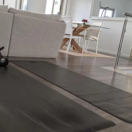 Lovelystay - 3bdr W/terrace Apartment