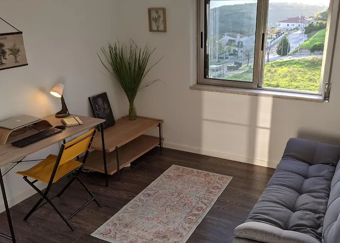 Lovelystay - 3bdr W/terrace * ססימברה