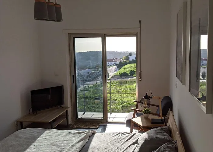 Lovelystay - 3bdr W/terrace ססימברה