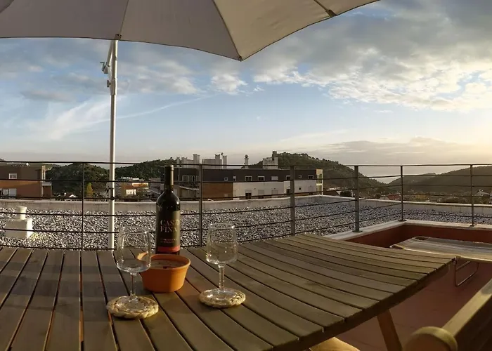 Lovelystay - 3bdr W/terrace * ססימברה